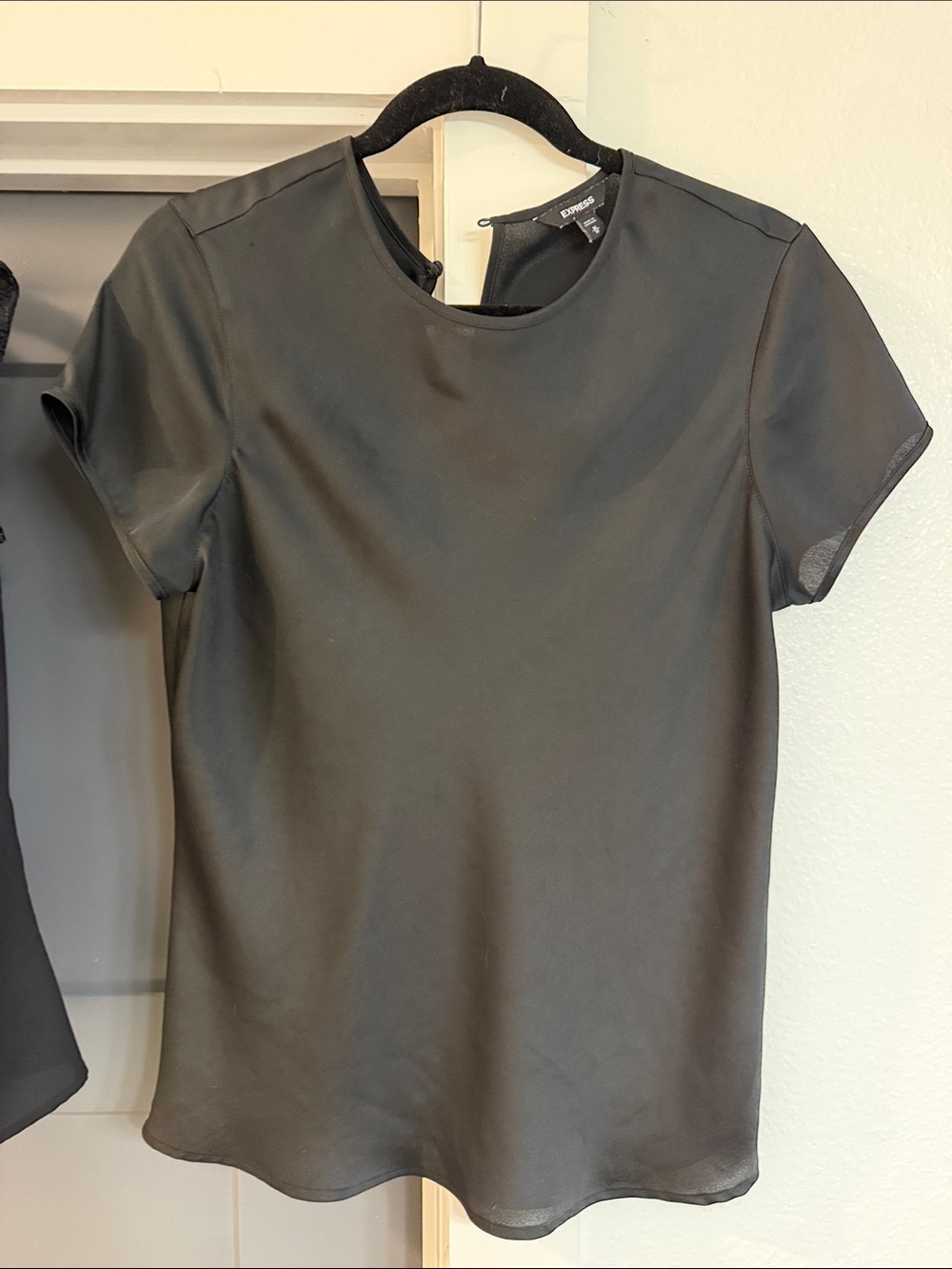 Lot of 4 Black Women's Tops - Classic Work & Casual Styles - Picture 2 of 9